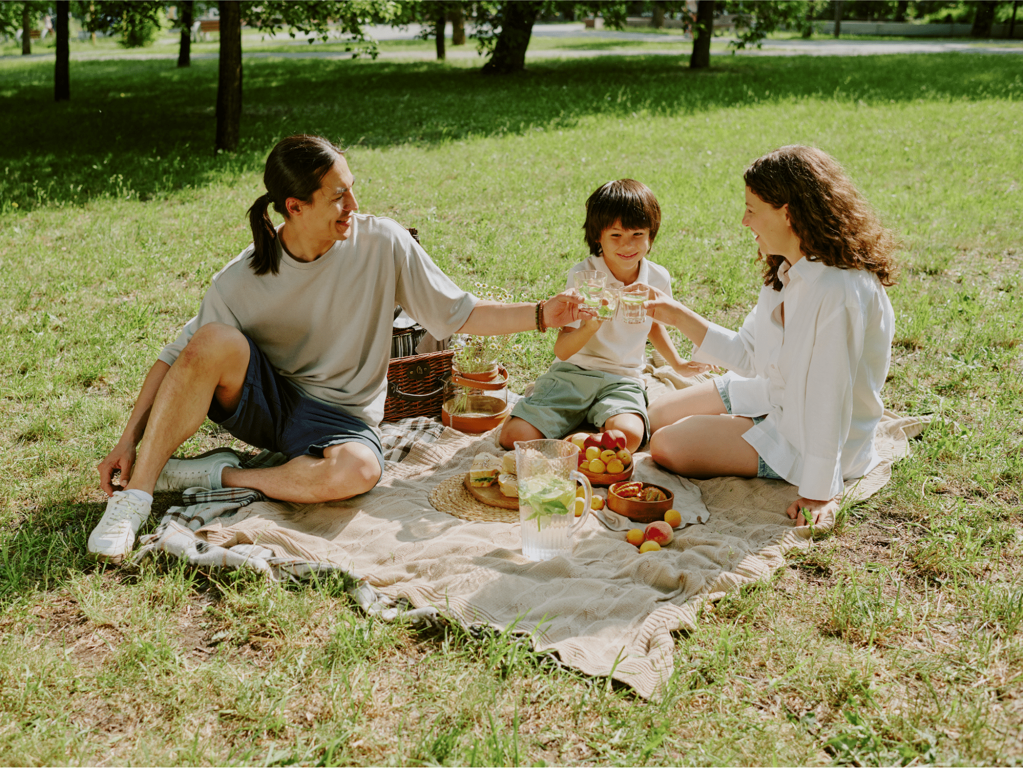 A family enjoys their picnic after managing their seasonal allergies with prescription allergy medication.